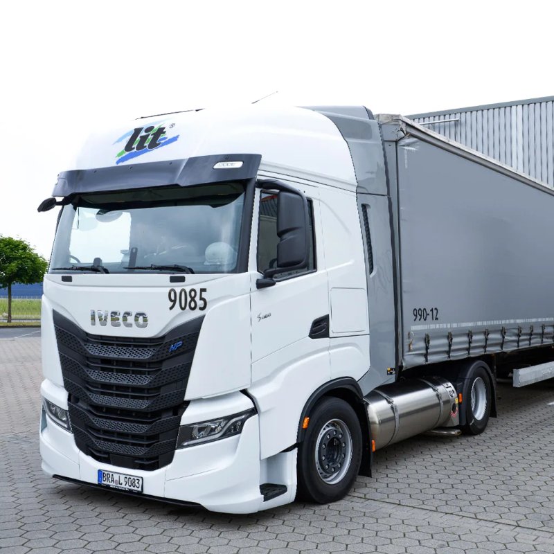 »Grâce à l'utilisation actuelle de véhicules GNL, nous avons initié les premières étapes vers un transport plus propre.« : Claas Bunjes, Responsable Mobilité & Solutions Digitales chez L.I.T. Cargo GmbH